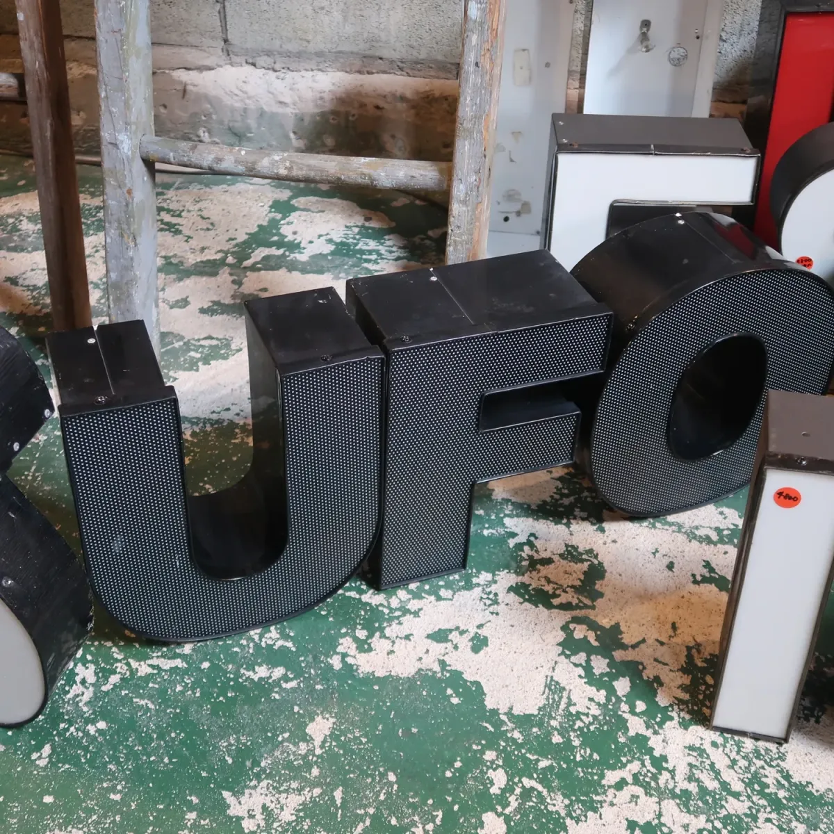 ビンテージ レターサイン U