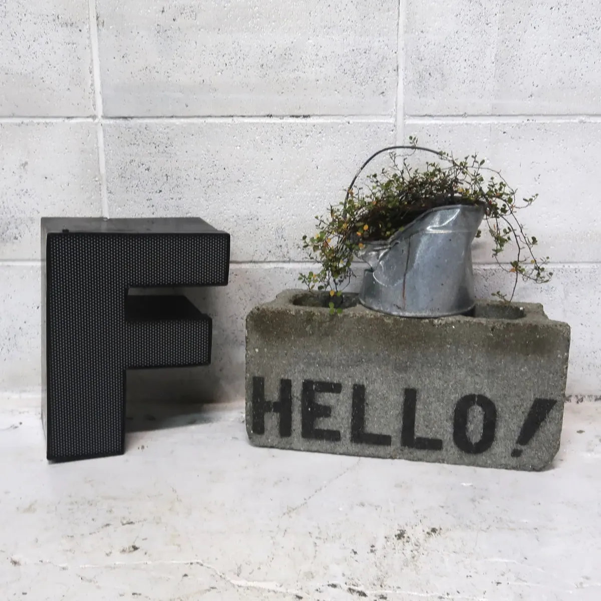 ビンテージ レターサイン F