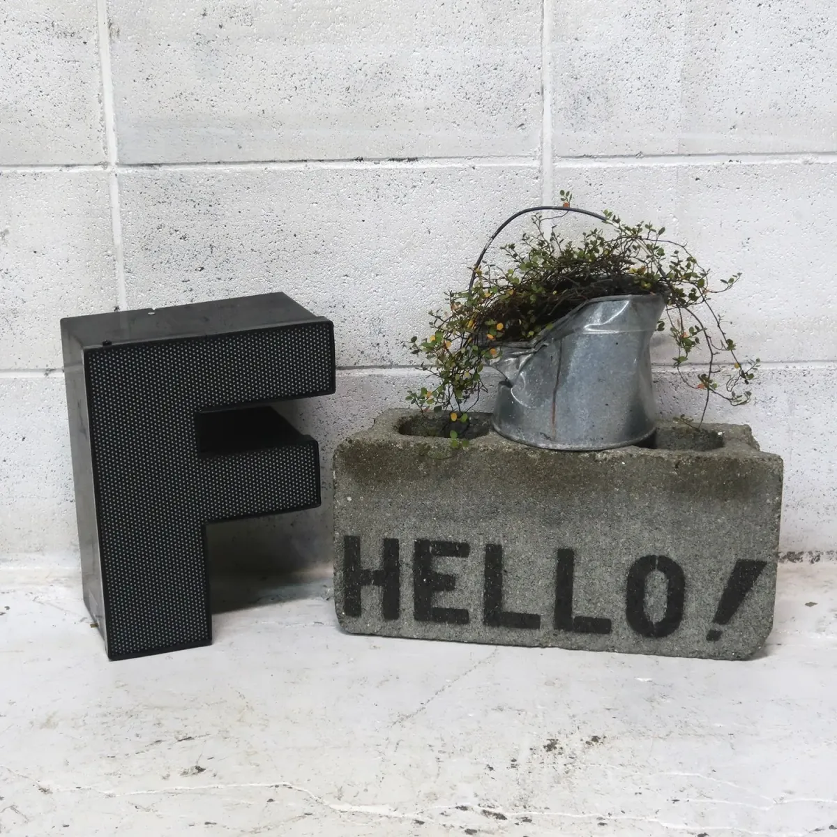 ビンテージ レターサイン F