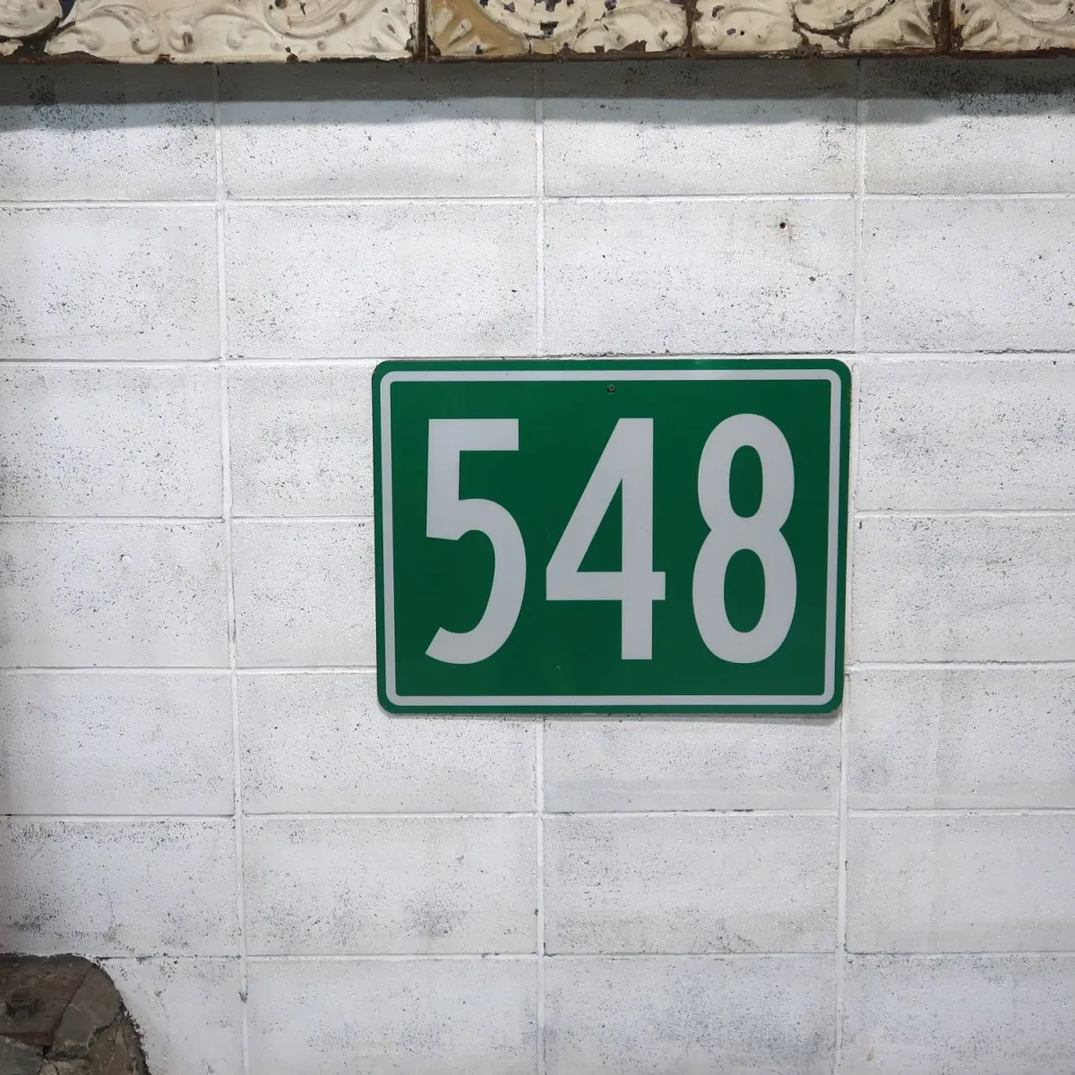 548 メタルサイン