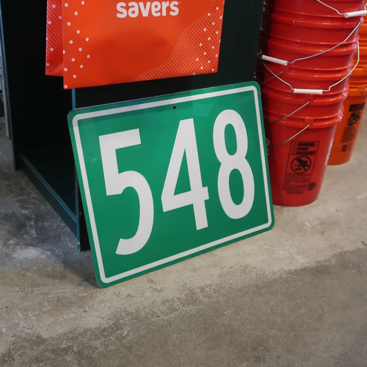 548 メタルサイン