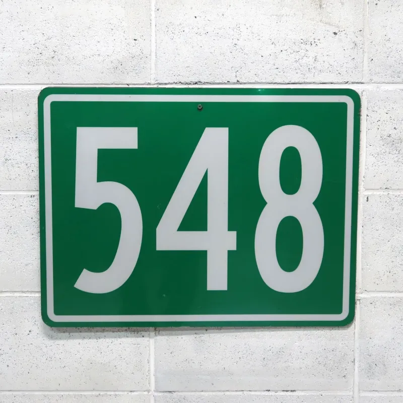 548 メタルサイン