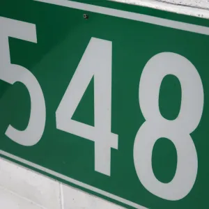 548 メタルサイン