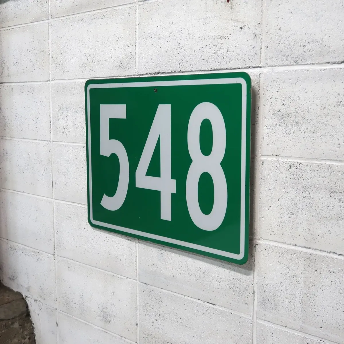 548 メタルサイン