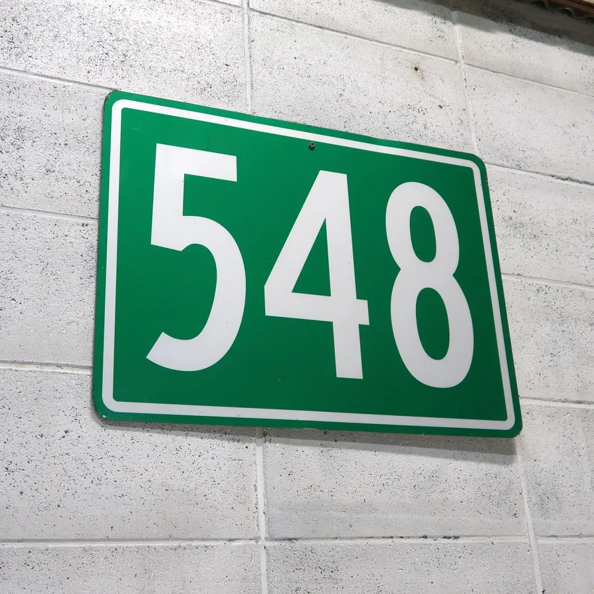 548 メタルサイン