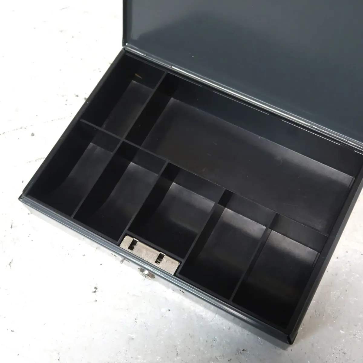 メタルボックス キャッシャー