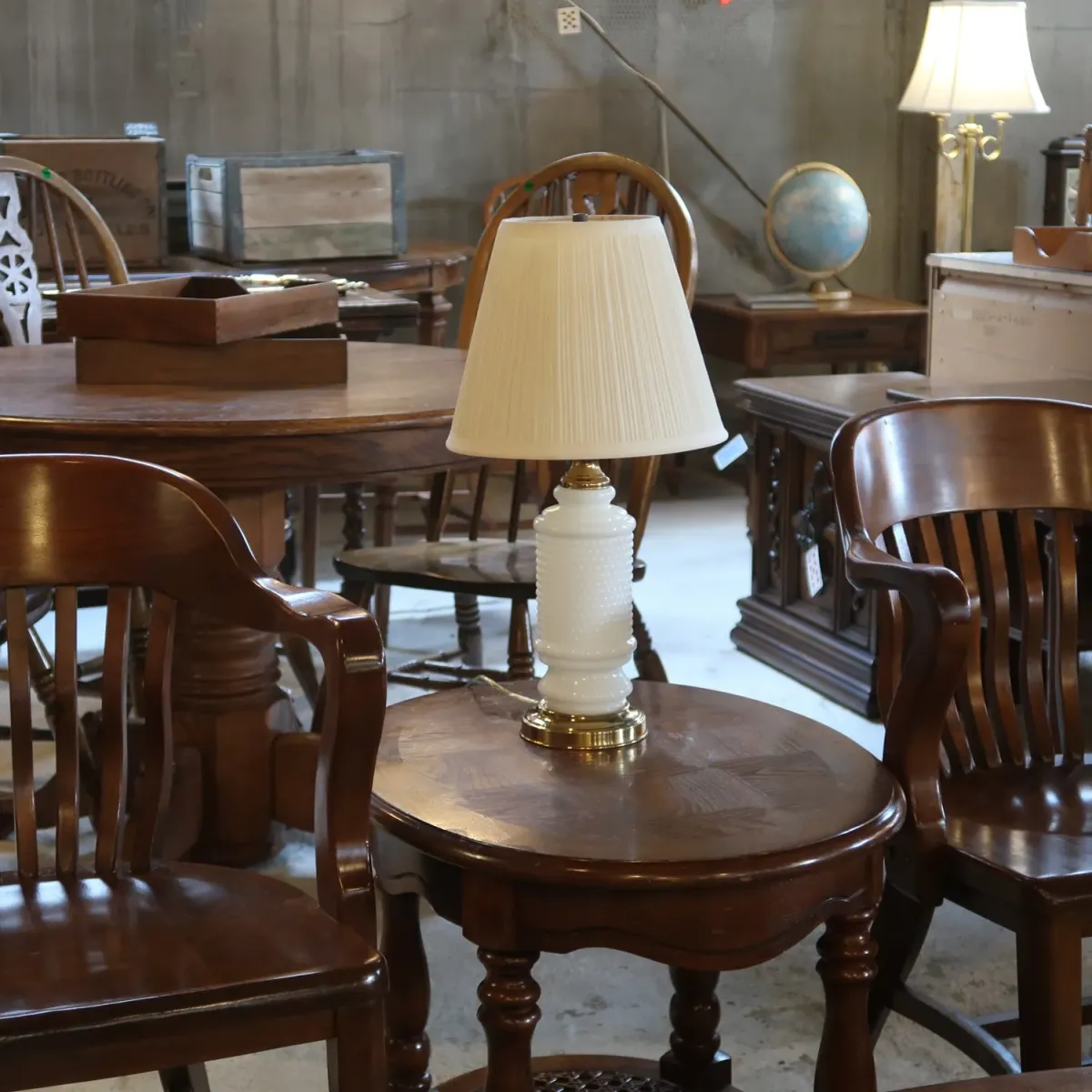 アンティーク ミルクガラス ホブネイルランプ