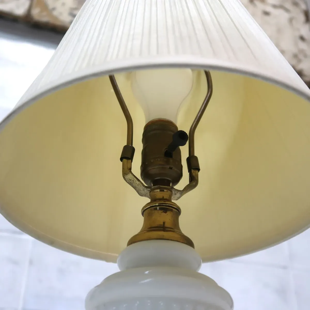 アンティーク ミルクガラス ホブネイルランプ