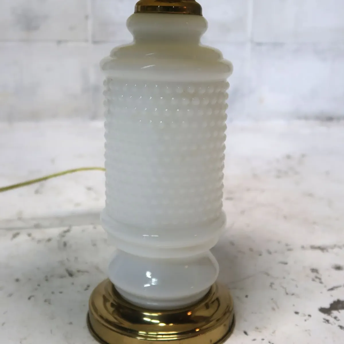 アンティーク ミルクガラス ホブネイルランプ