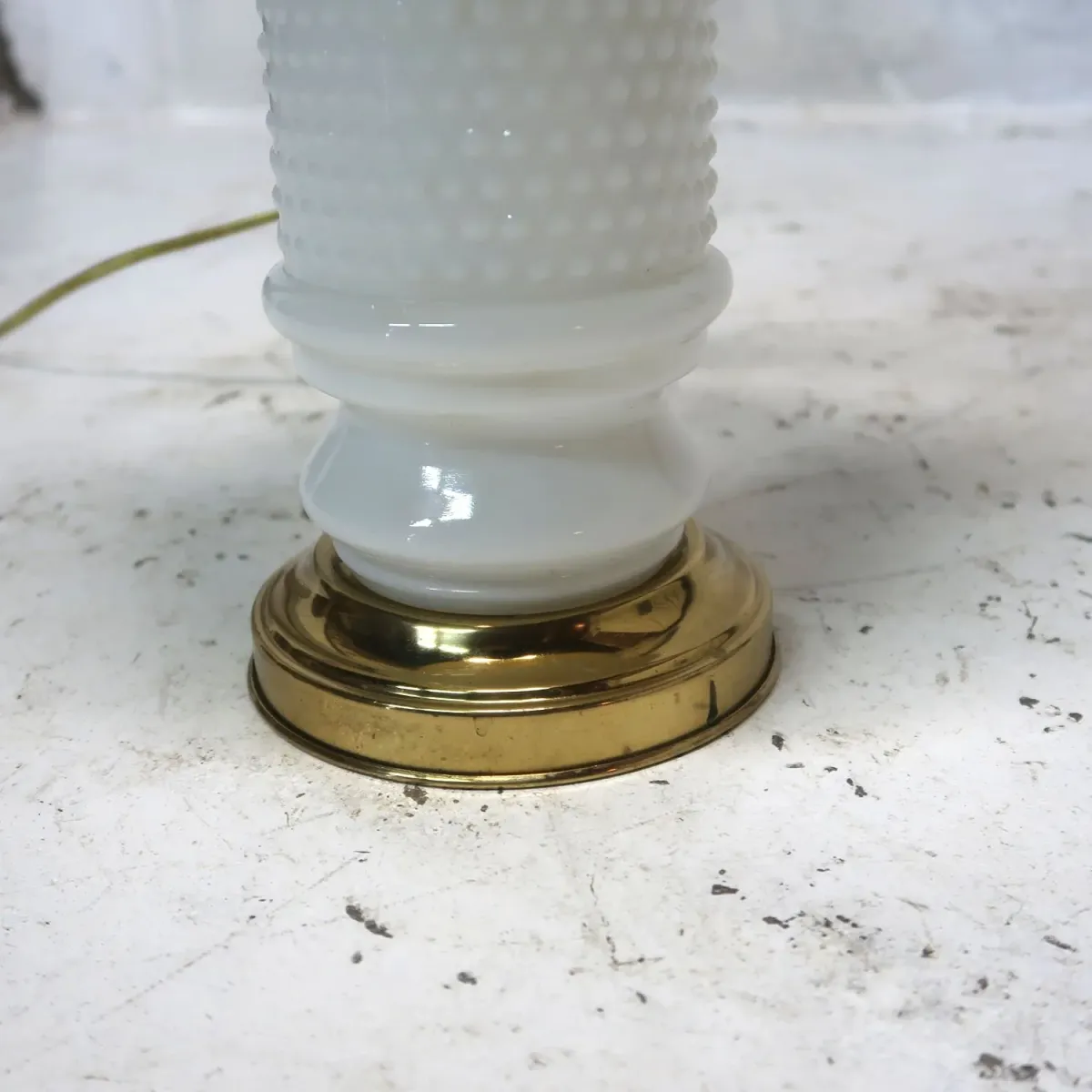 アンティーク ミルクガラス ホブネイルランプ