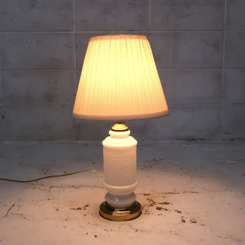 アンティーク ミルクガラス ホブネイルランプ