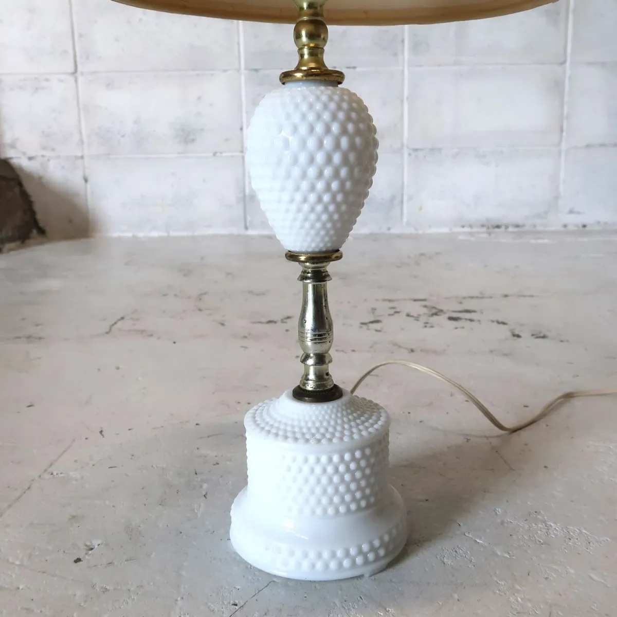 アンティーク ミルクガラス ホブネイルランプ