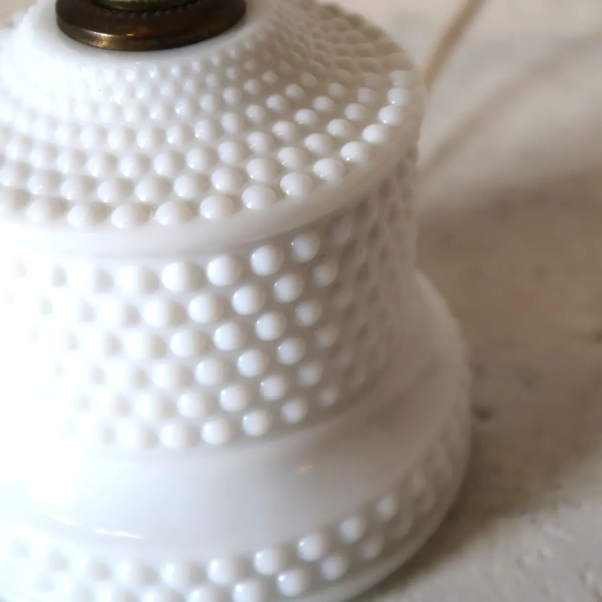 アンティーク ミルクガラス ホブネイルランプ