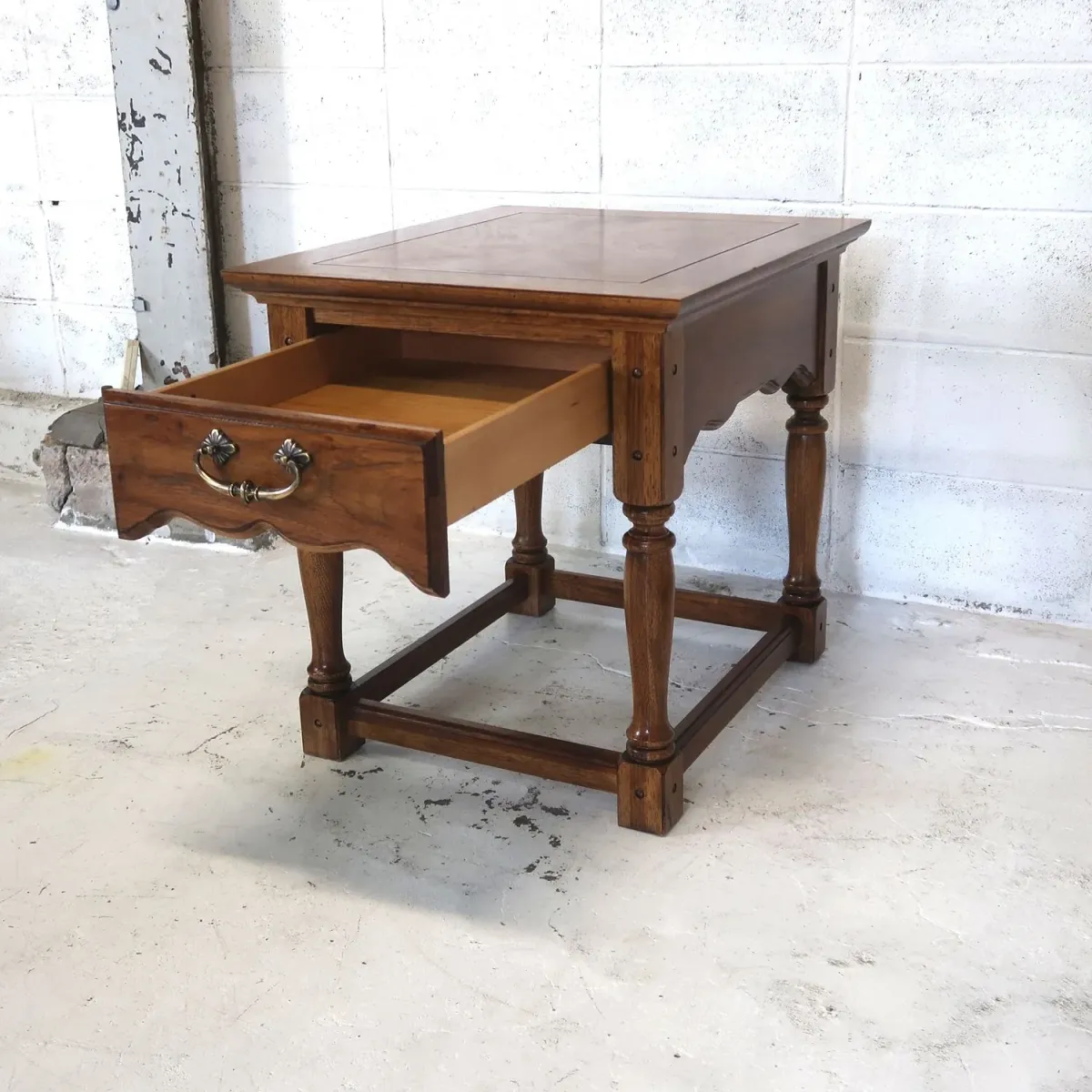 Thomasville アンティーク サイドテーブル