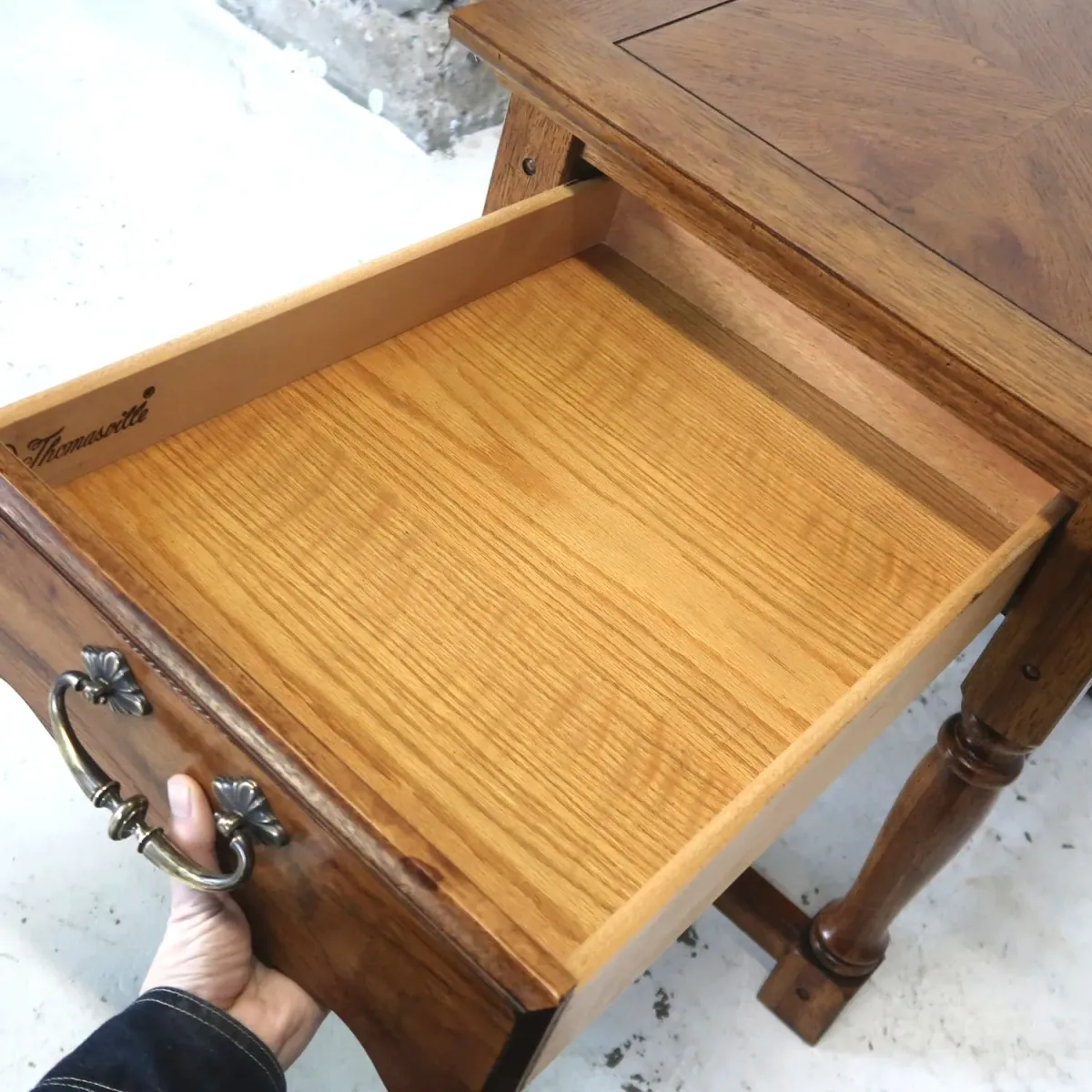 Thomasville アンティーク サイドテーブル