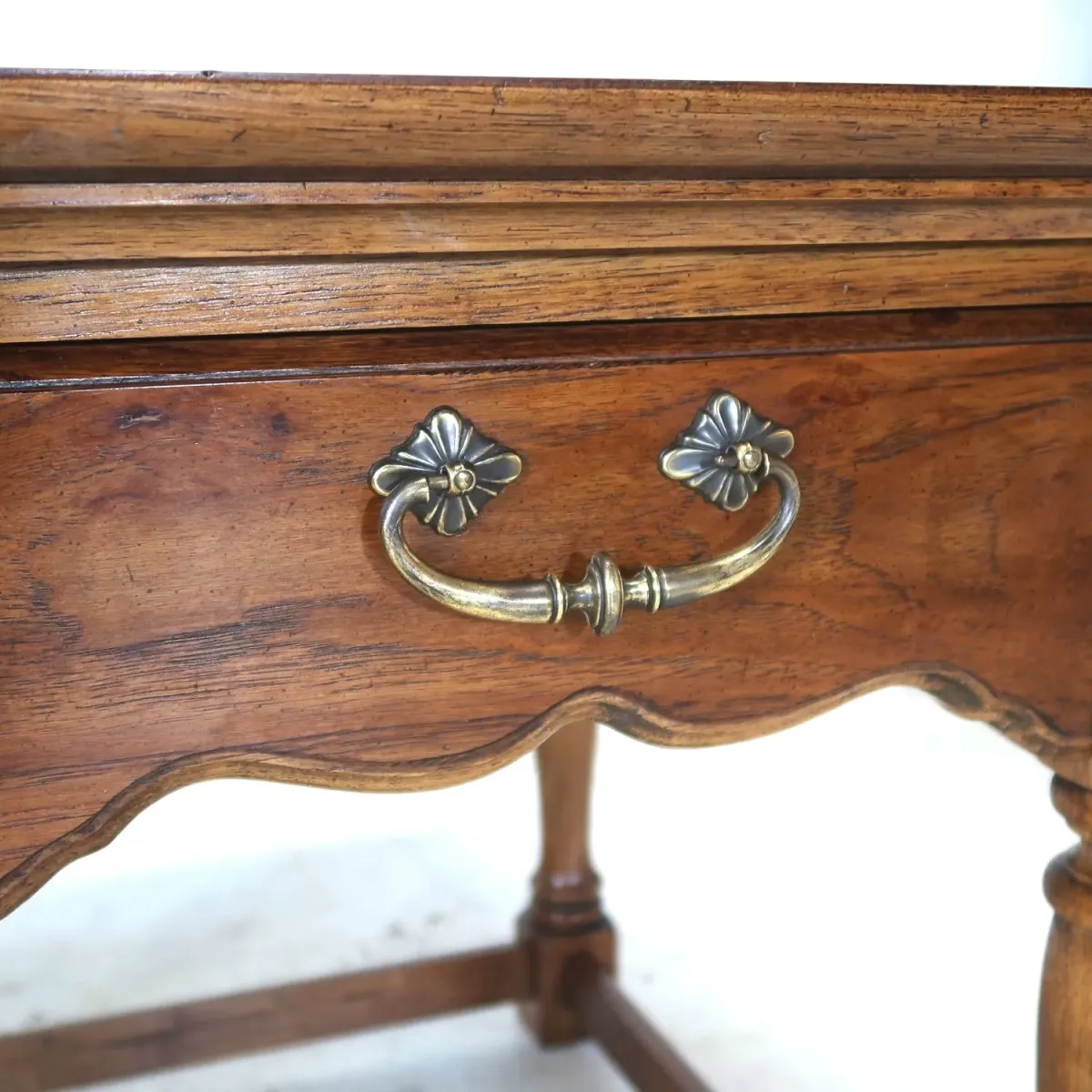 Thomasville アンティーク サイドテーブル