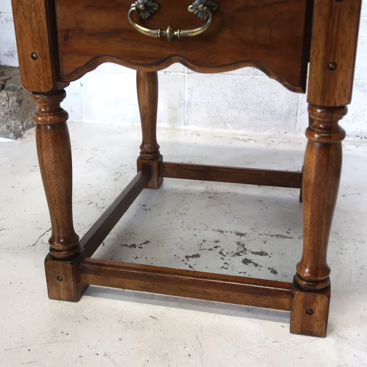 Thomasville アンティーク サイドテーブル