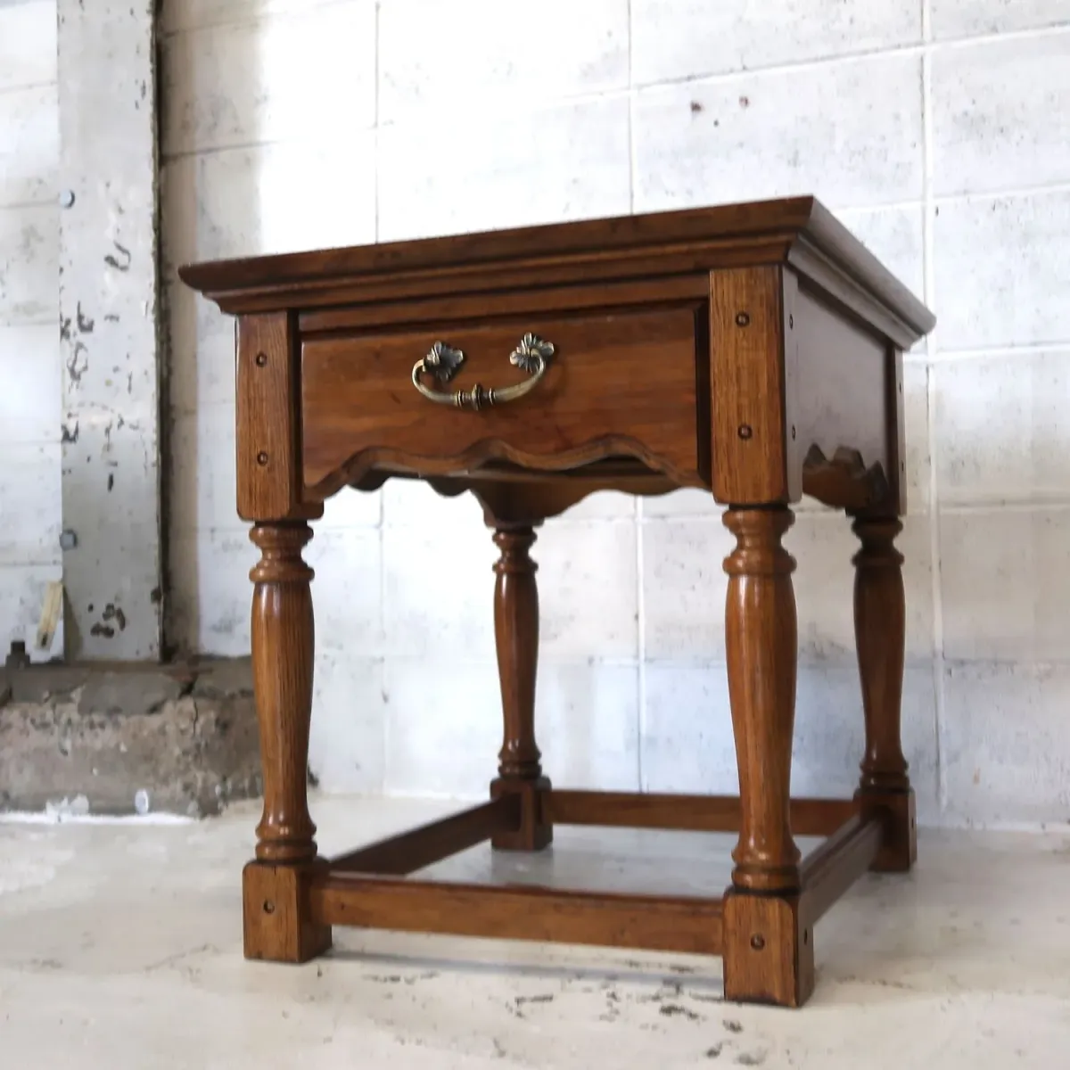 Thomasville アンティーク サイドテーブル