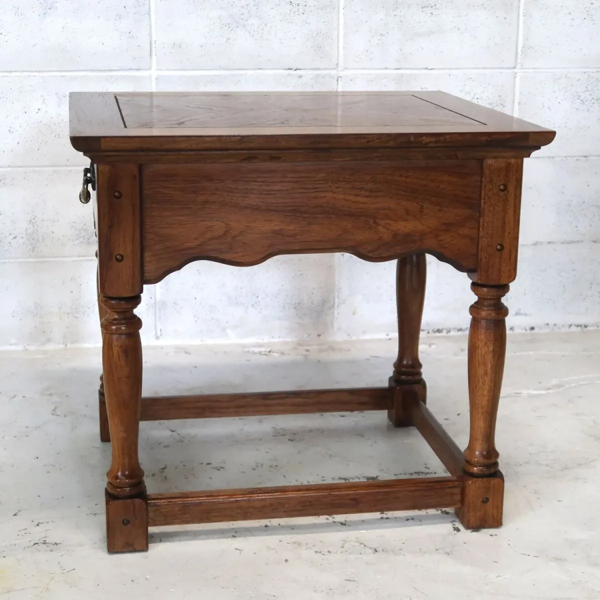 Thomasville アンティーク サイドテーブル