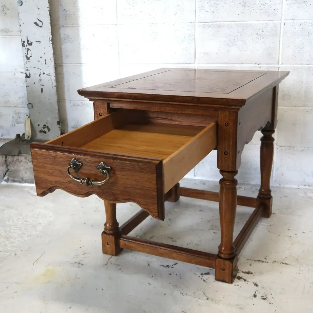 Thomasville アンティーク サイドテーブル