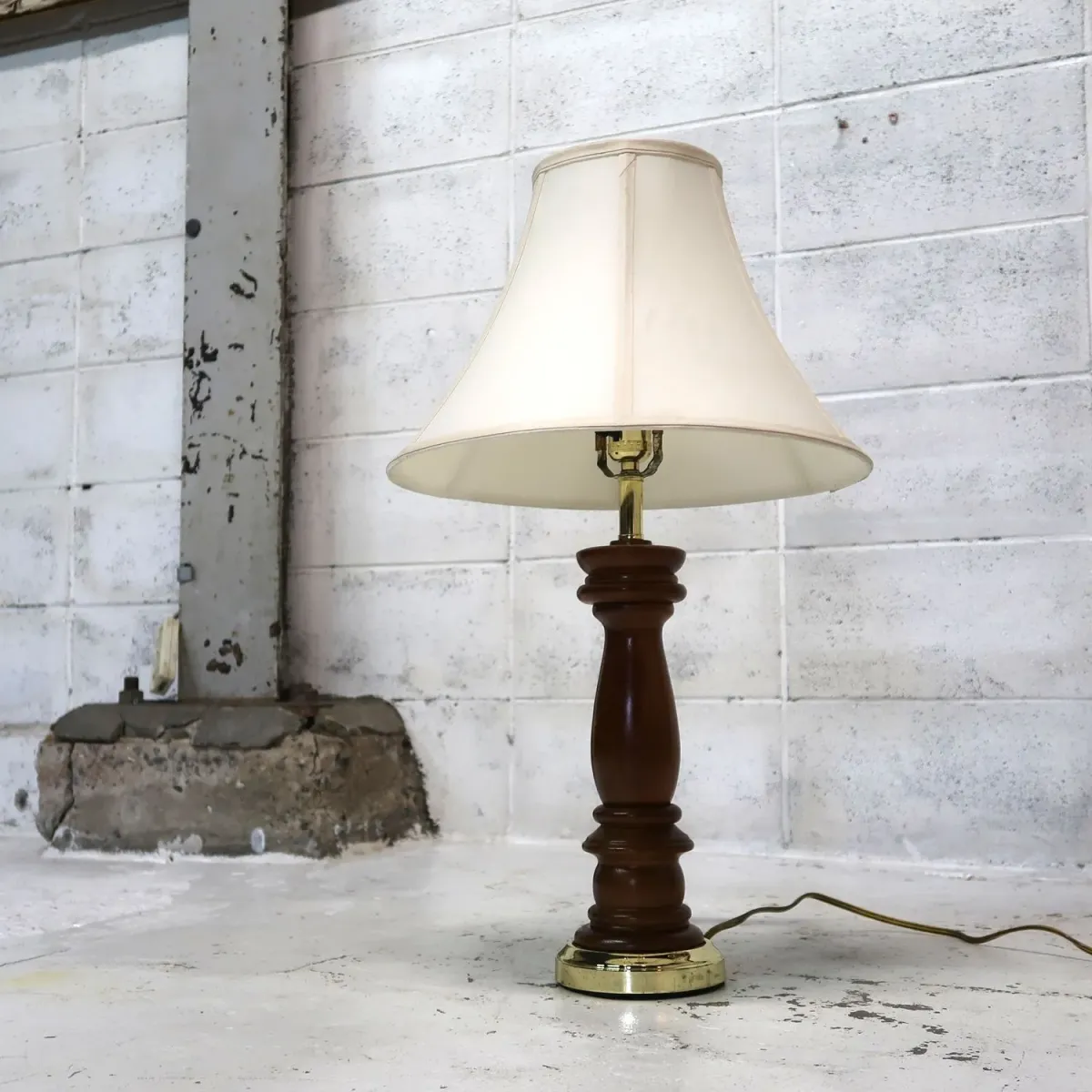 アンティーク モダンデザイン テーブルランプ