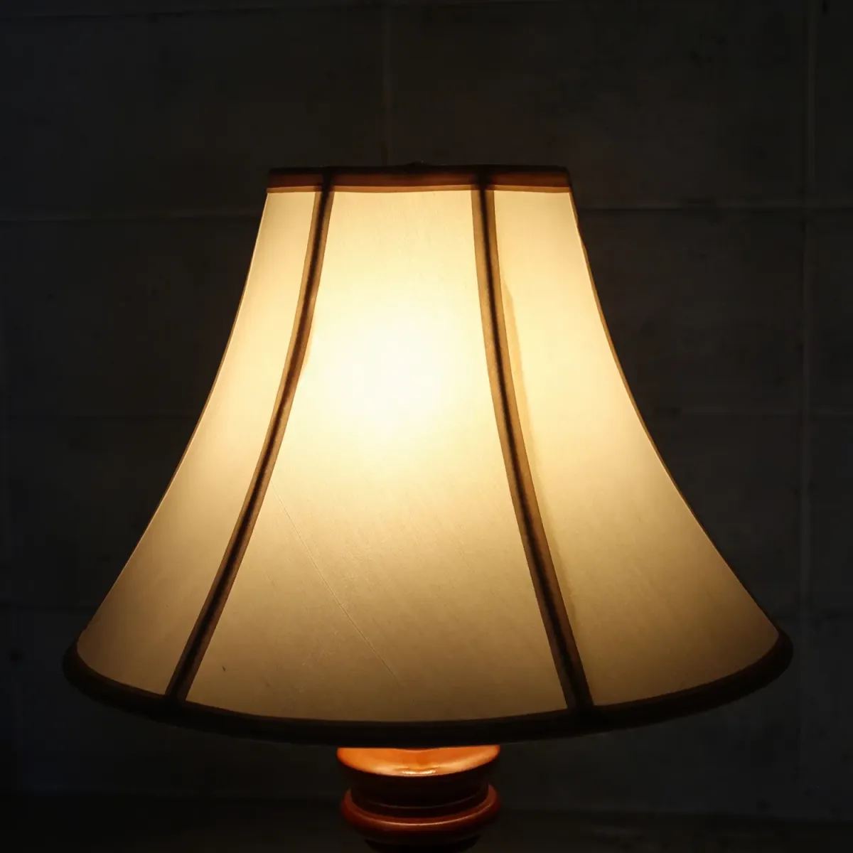 アンティーク モダンデザイン テーブルランプ