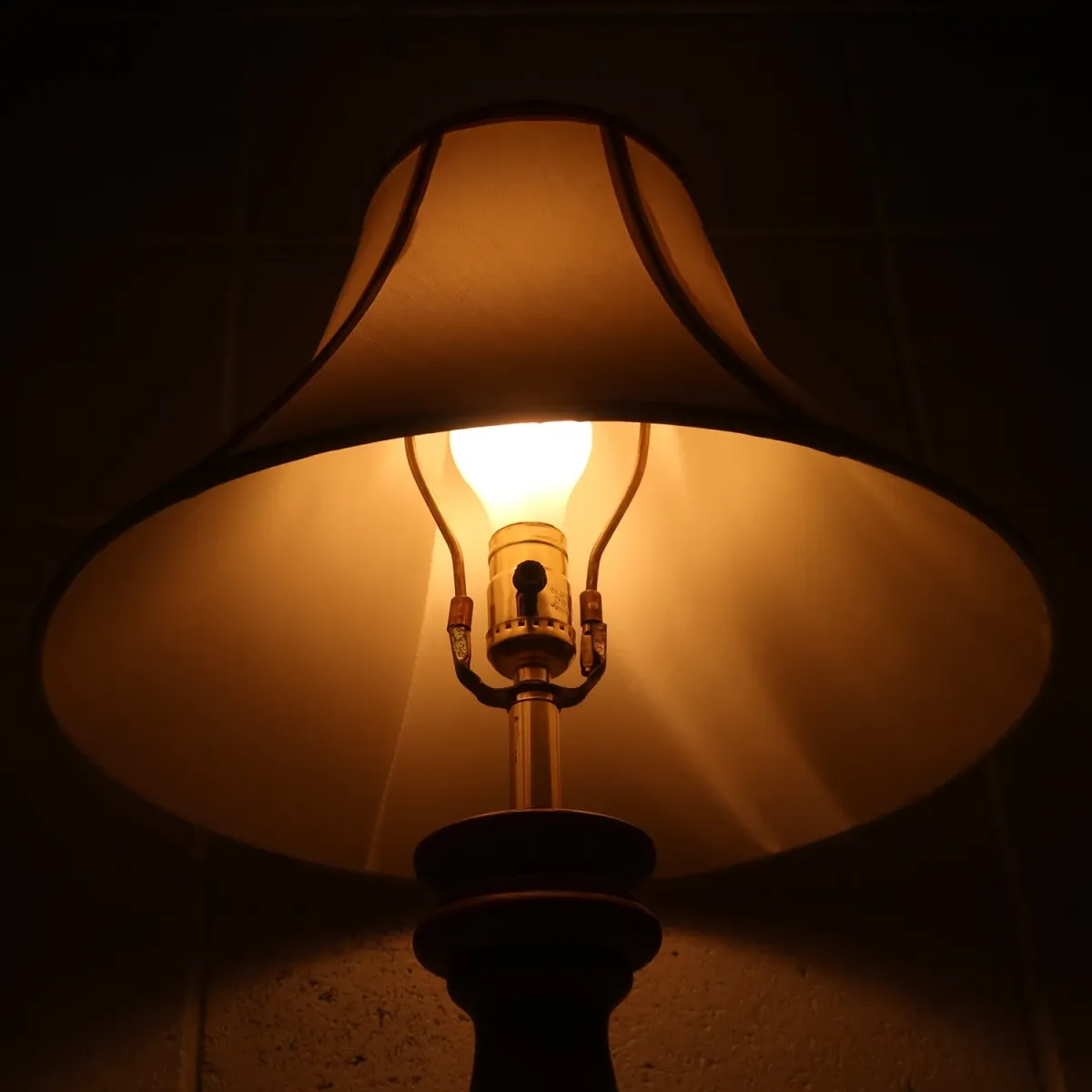 アンティーク モダンデザイン テーブルランプ