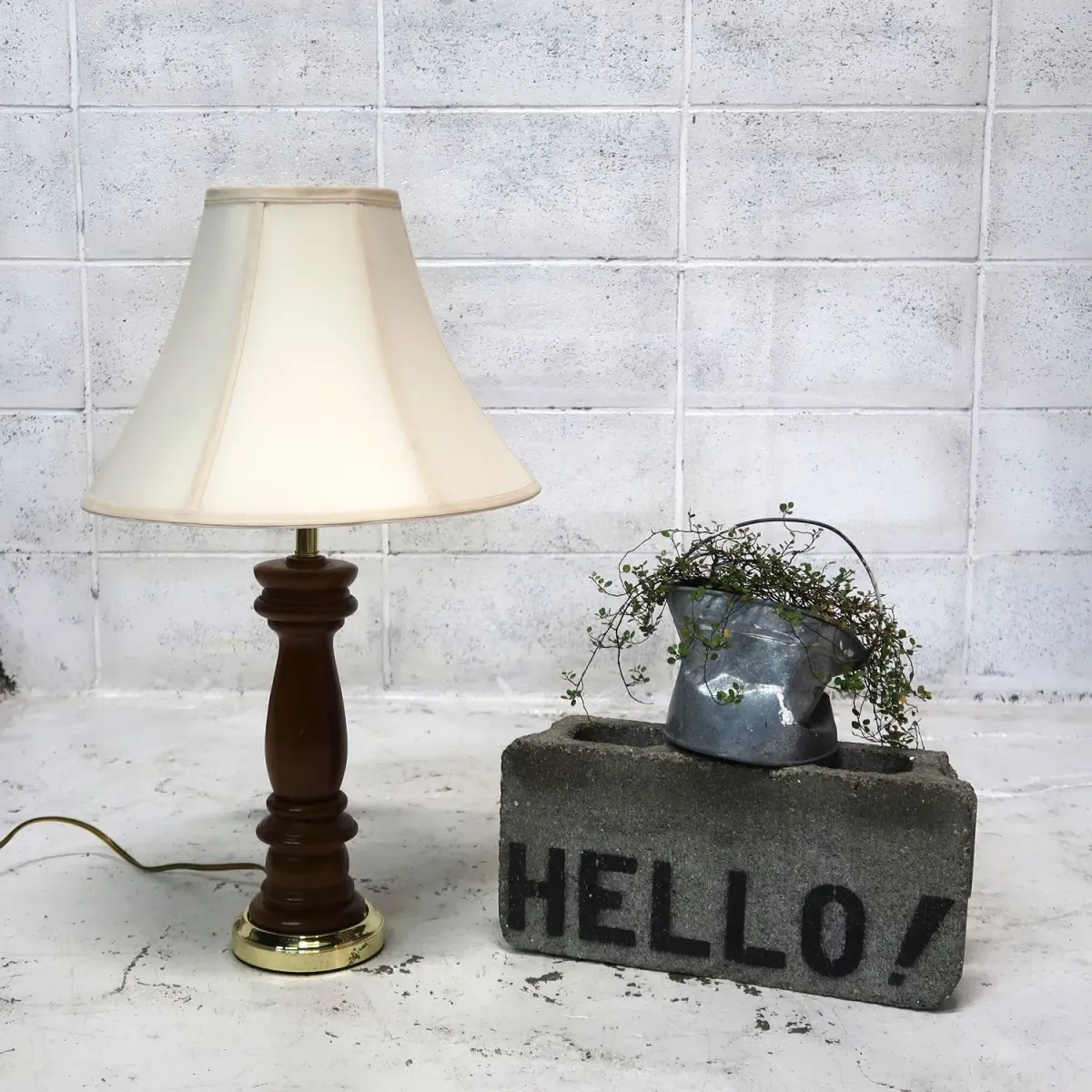 アンティーク モダンデザイン テーブルランプ