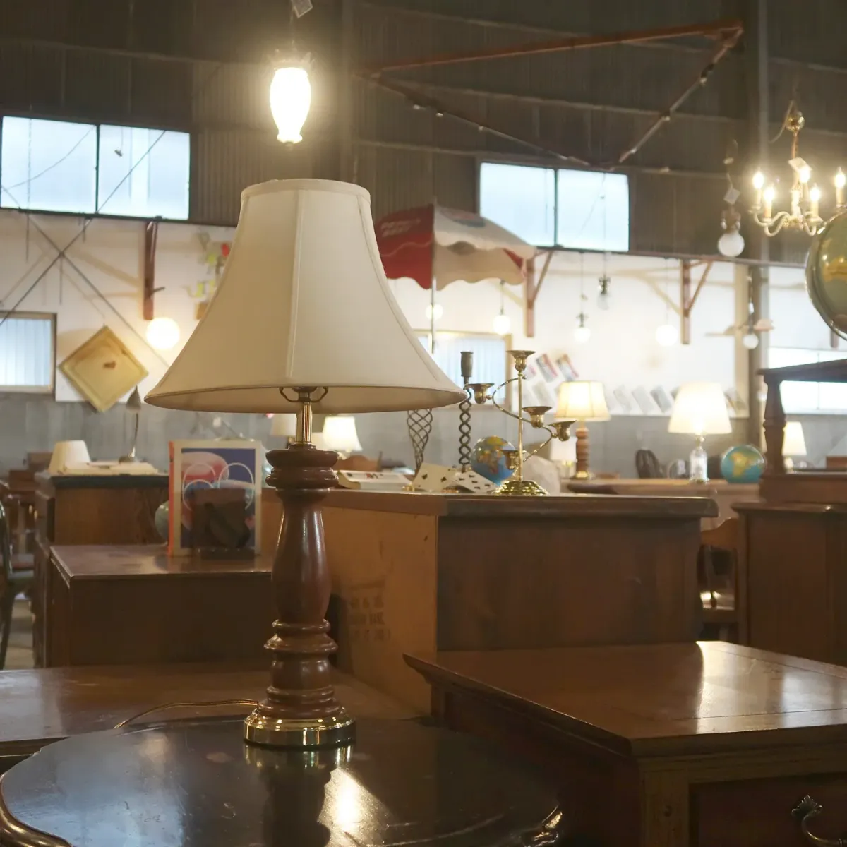 アンティーク モダンデザイン テーブルランプ