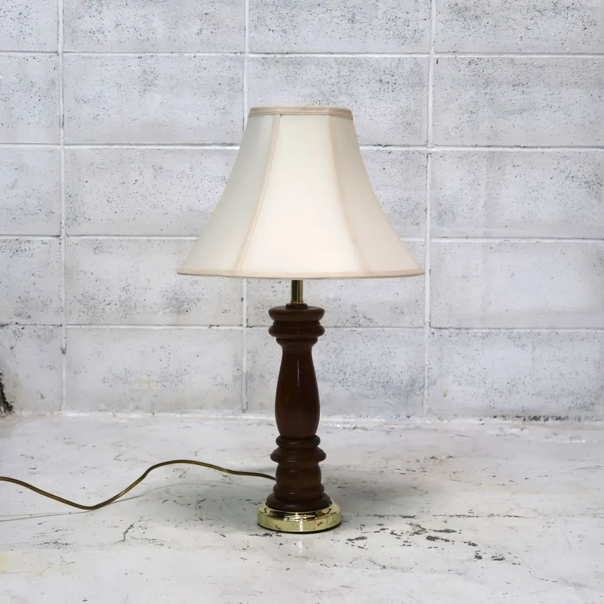 アンティーク モダンデザイン テーブルランプ