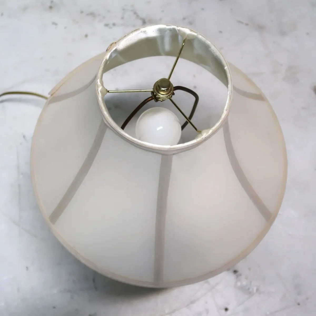 アンティーク モダンデザイン テーブルランプ