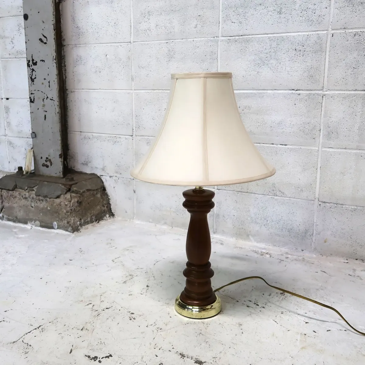 アンティーク モダンデザイン テーブルランプ