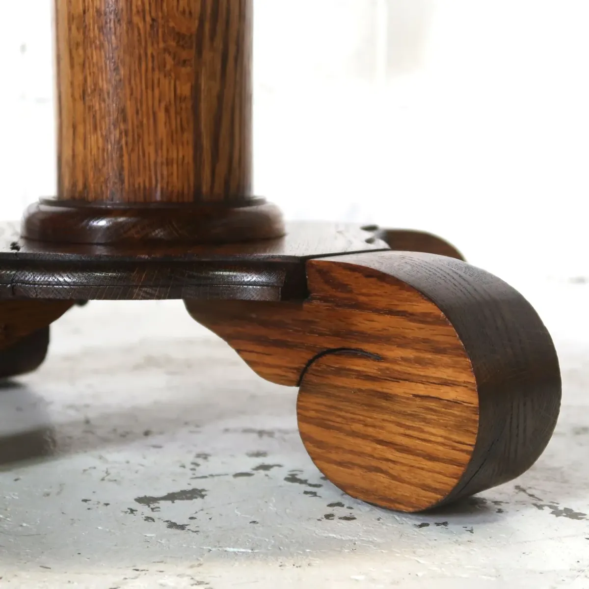 アンティーク ラウンドサイドテーブル