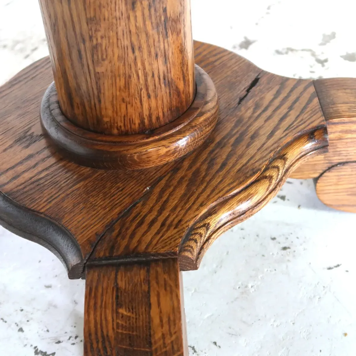 アンティーク ラウンドサイドテーブル