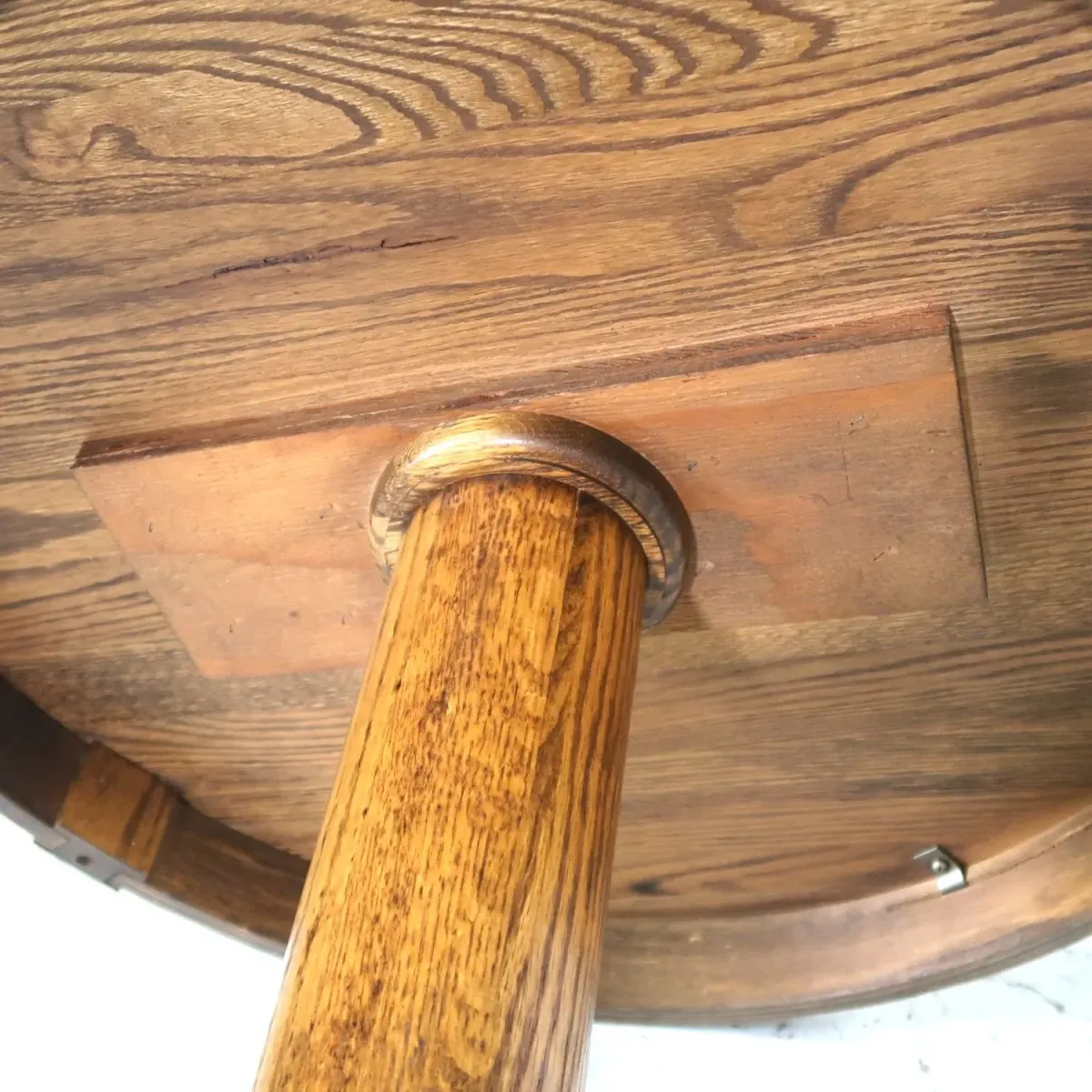 アンティーク ラウンドサイドテーブル