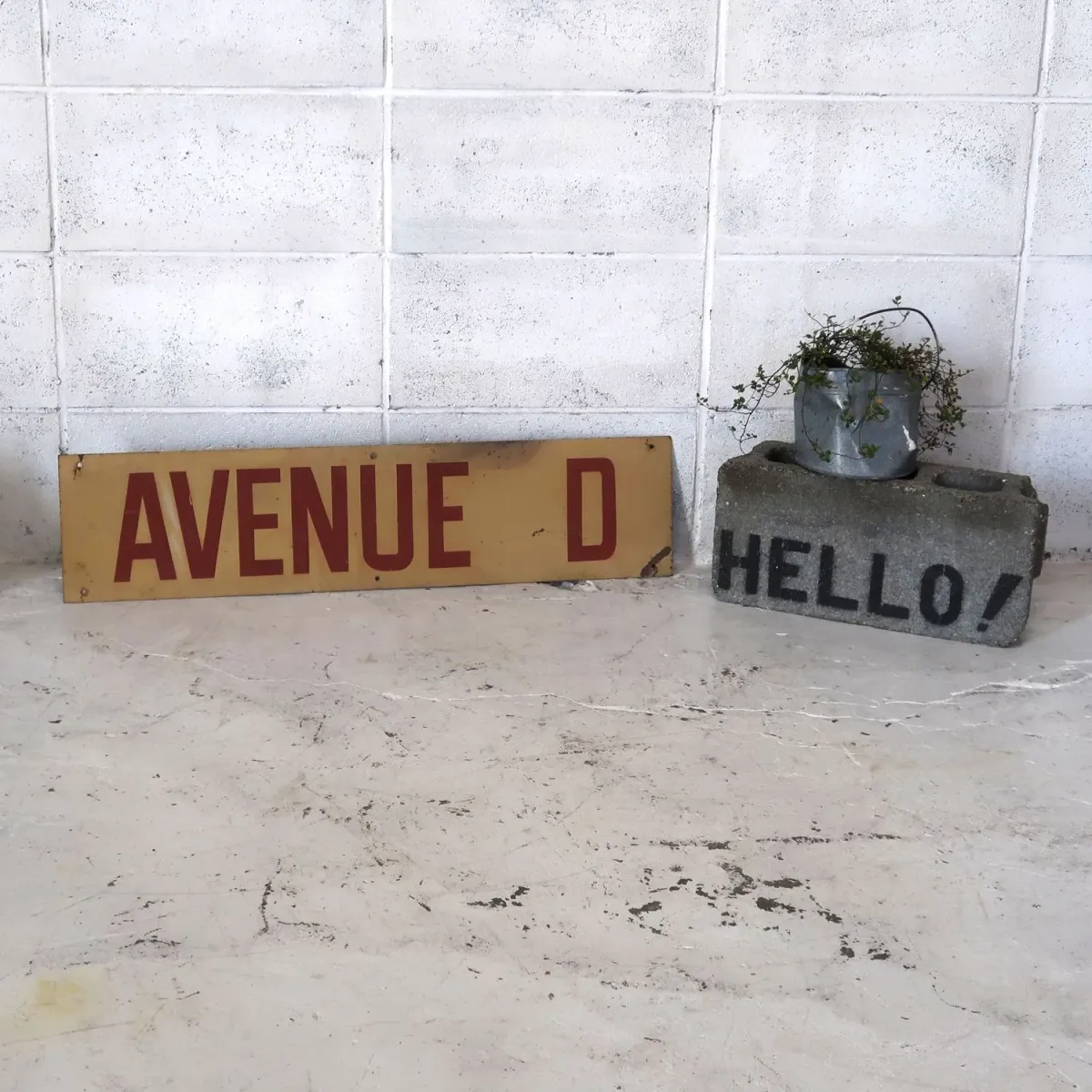 AVENUE D ビンテージ ストリートサイン