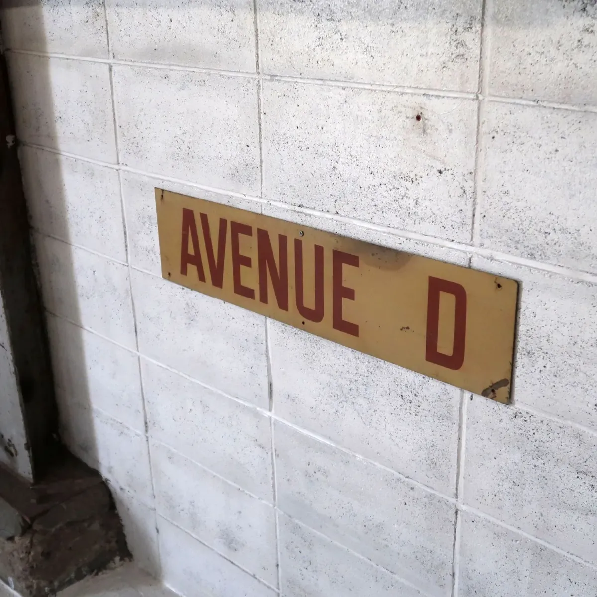 AVENUE D ビンテージ ストリートサイン