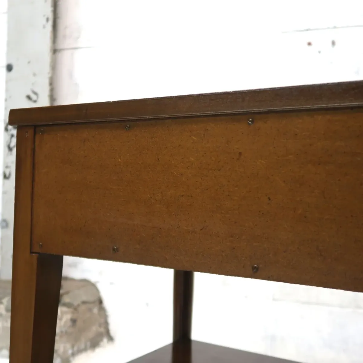 White FINE FURNITURE アンティーク ナイトスタンド