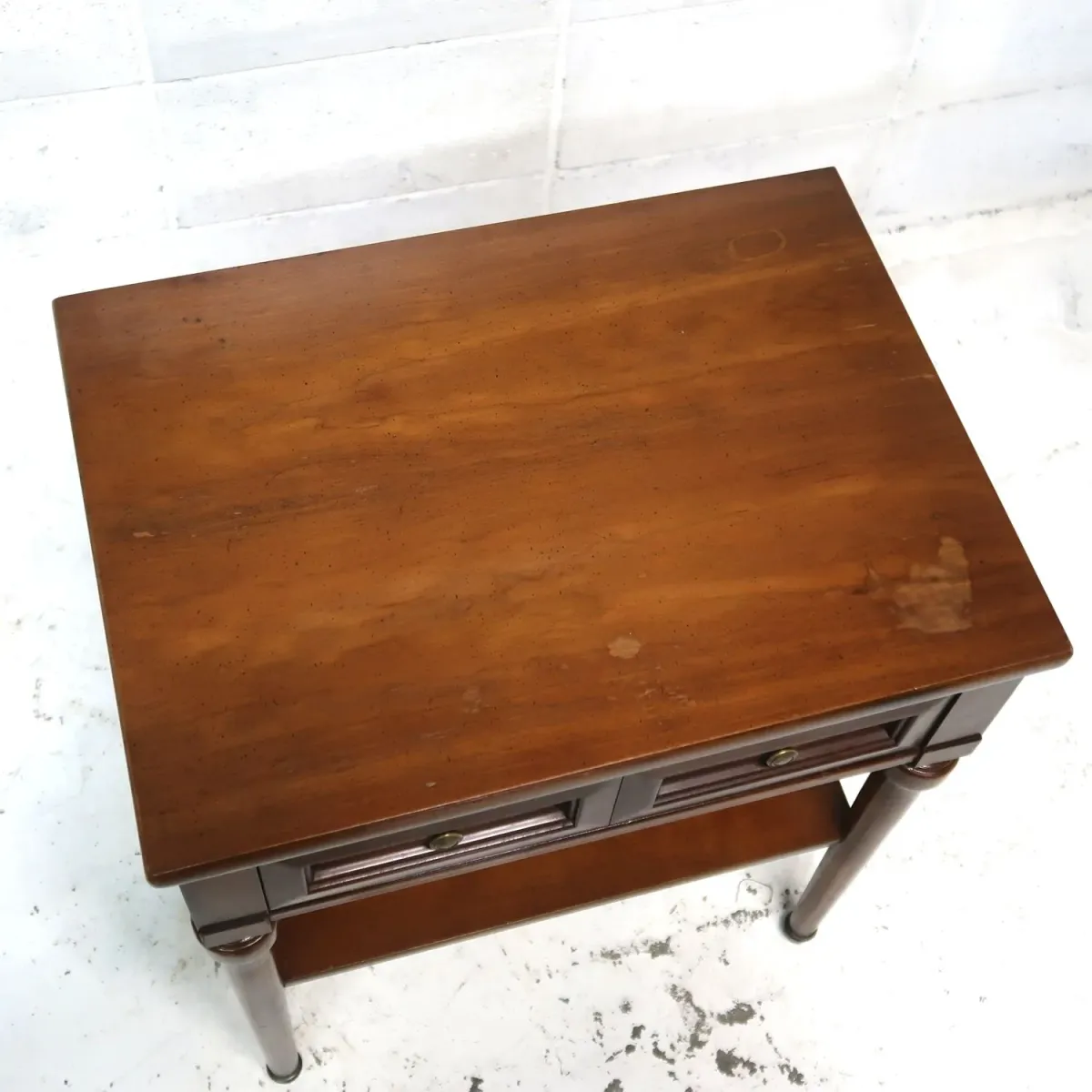 White FINE FURNITURE アンティーク ナイトスタンド