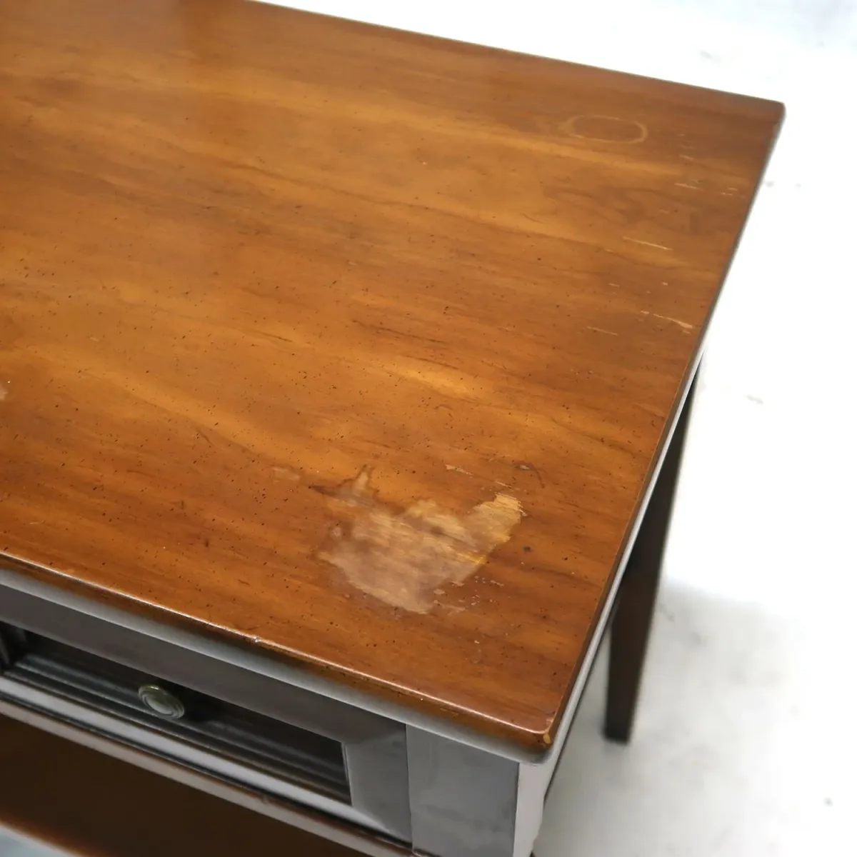 White FINE FURNITURE アンティーク ナイトスタンド