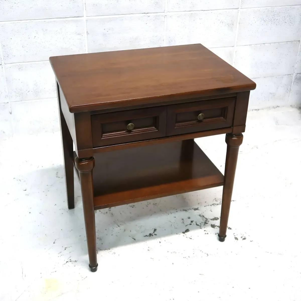 White FINE FURNITURE アンティーク ナイトスタンド