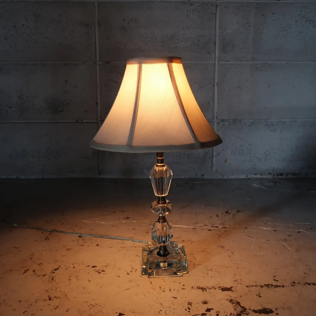 アンティーク ガラスベース テーブルランプ
