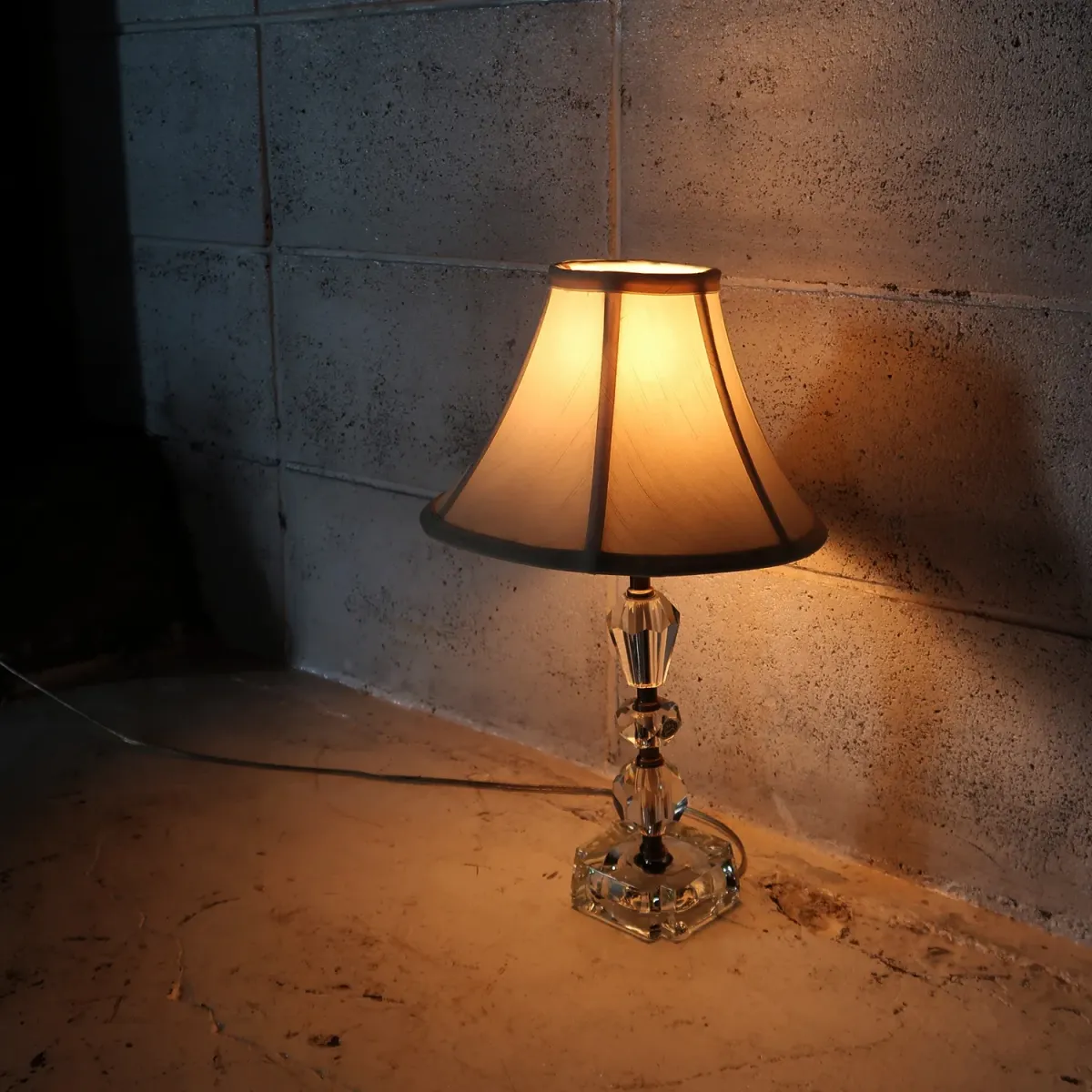 アンティーク ガラスベース テーブルランプ