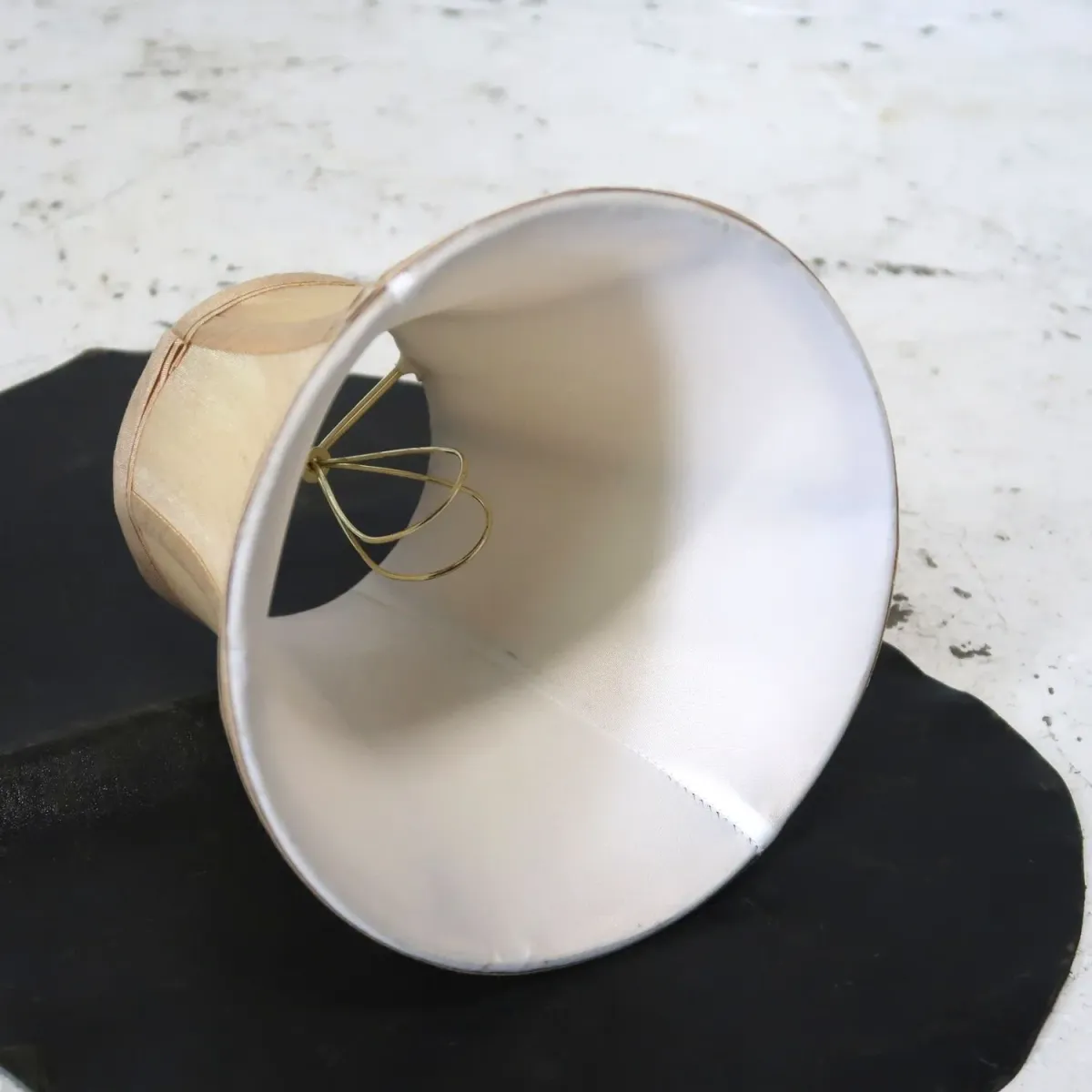 アンティーク モダンデザイン テーブルランプ