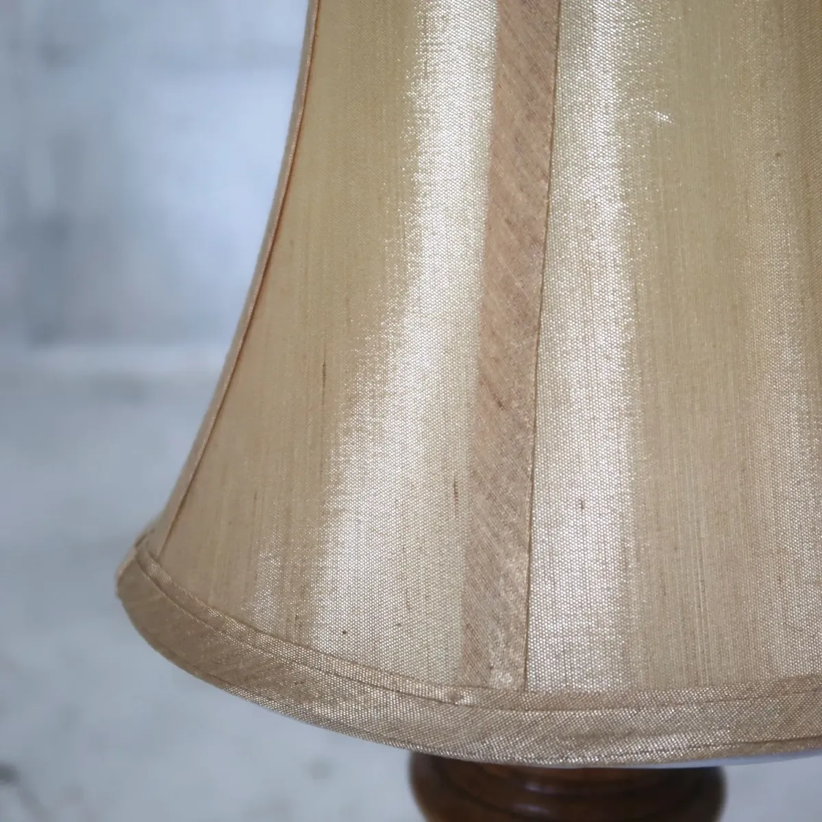 アンティーク モダンデザイン テーブルランプ