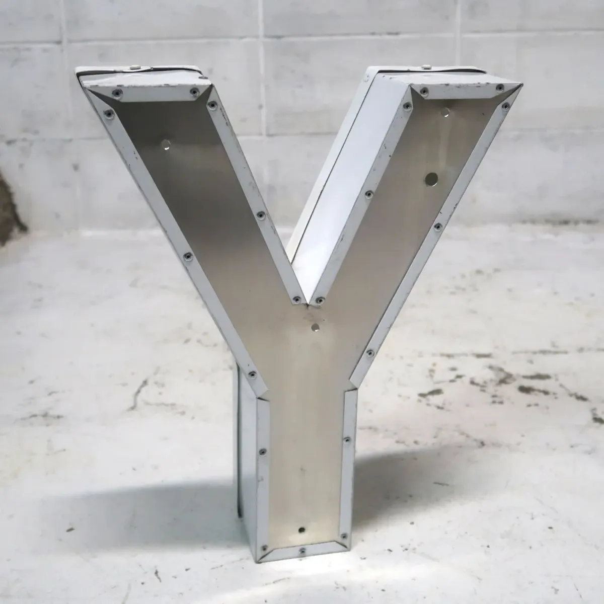 ビンテージ レターサイン Y