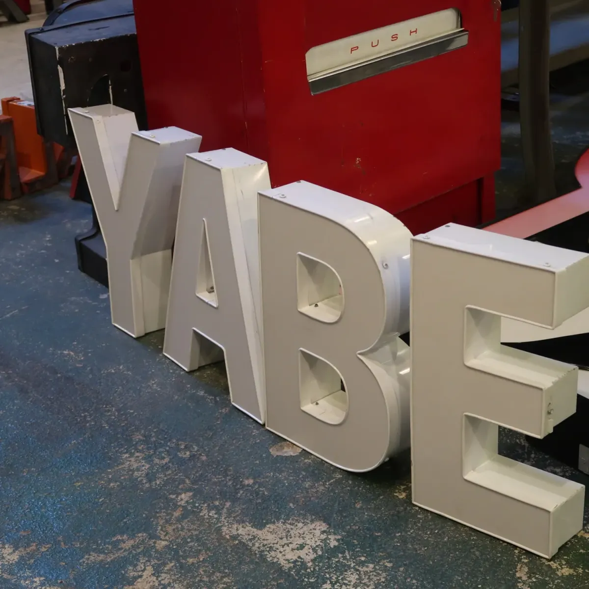 ビンテージ レターサイン Y