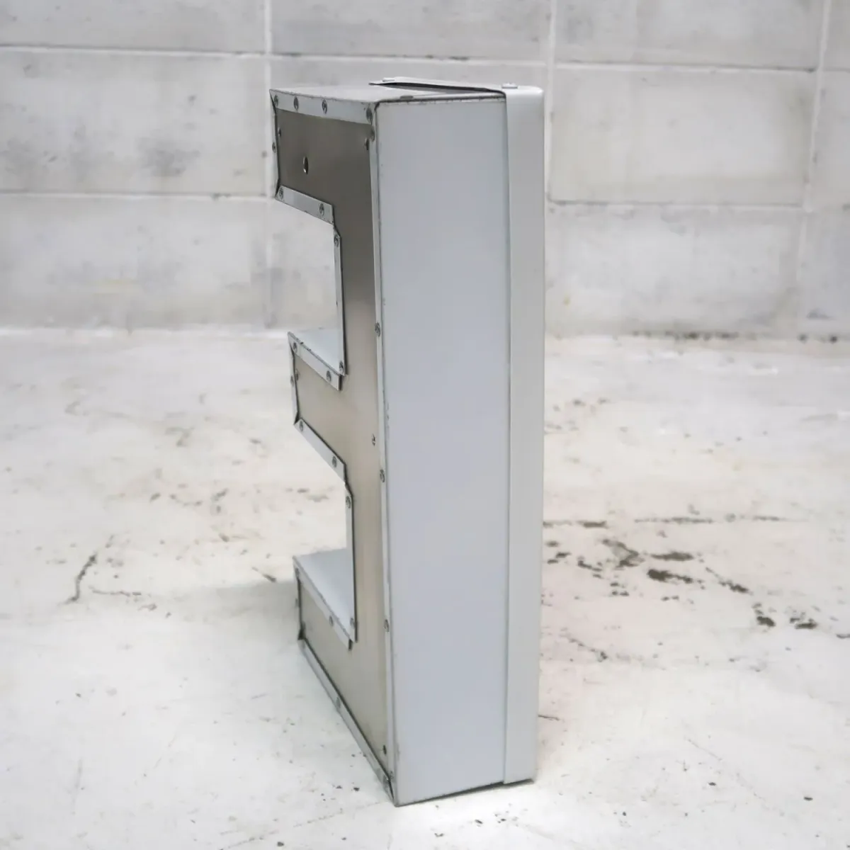 ビンテージ レターサイン E