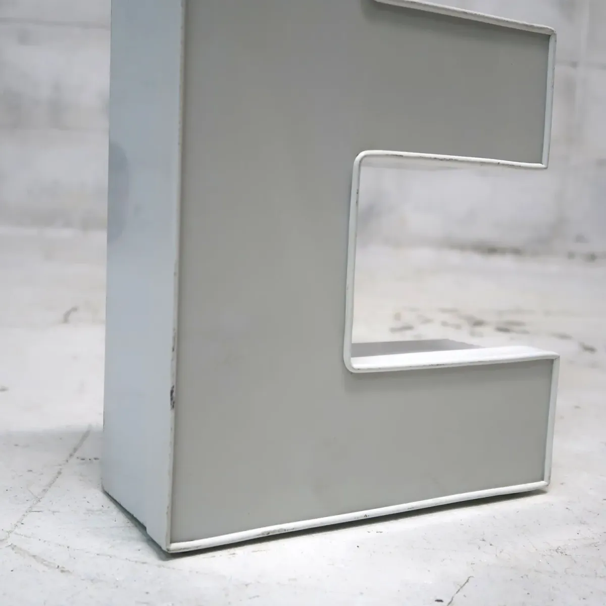 ビンテージ レターサイン E