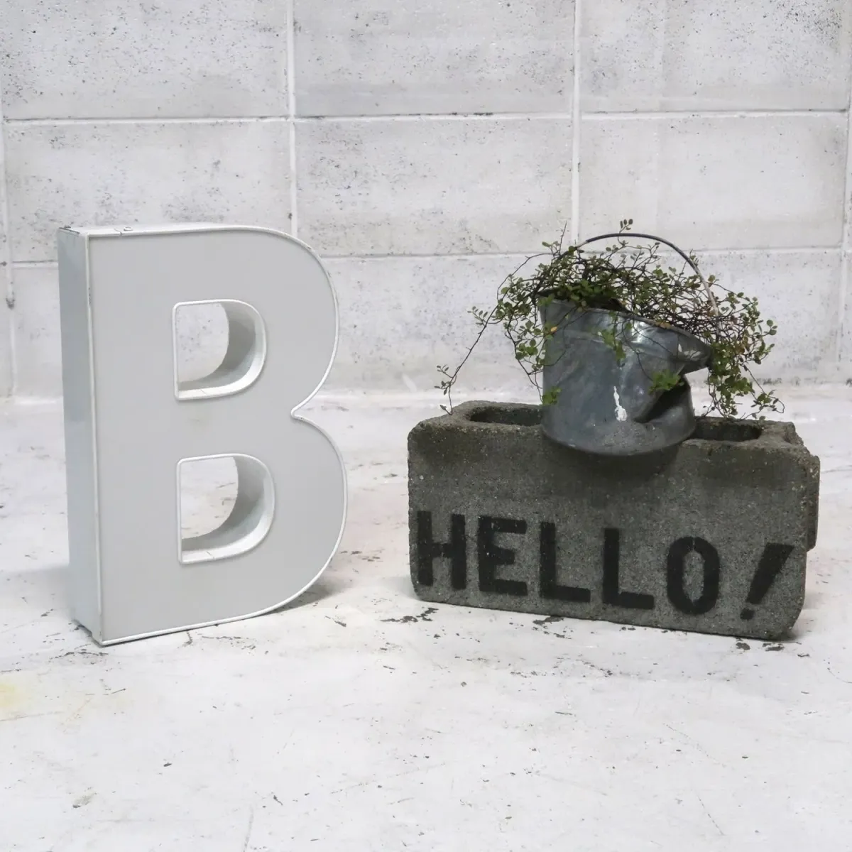 ビンテージ レターサイン B